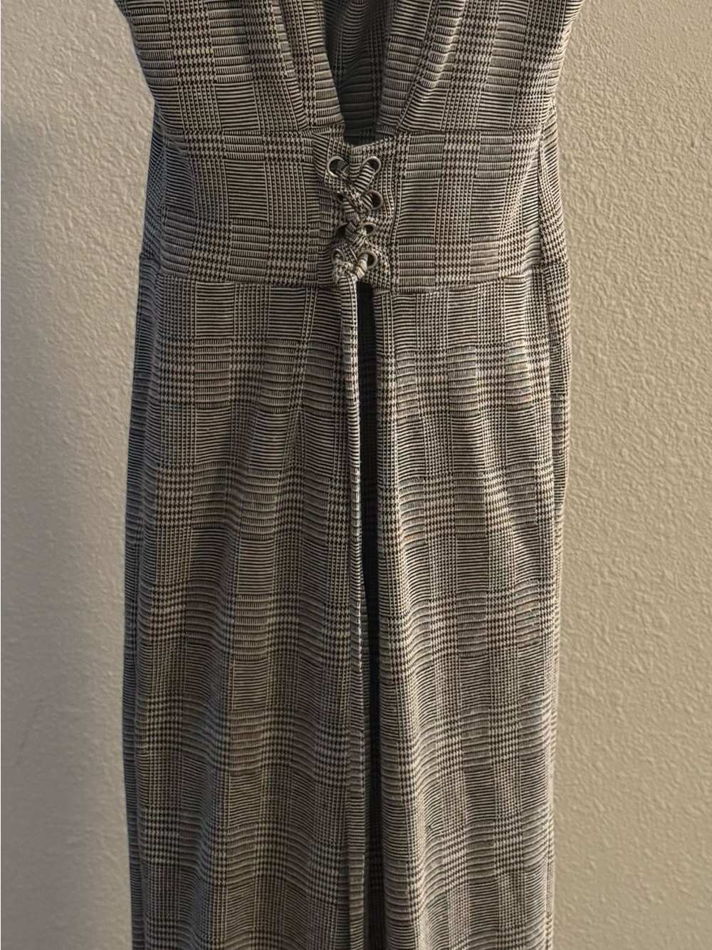 Honey and Rosie Size Small Plaid Lace-Up Waist Junpsuit Gray, Black & White